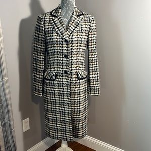 Long suit jacket with coordinating wool skirt size 4 Jones of New York suit.